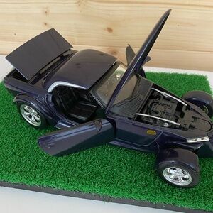 2001 Chrysler Howler Concept Car 1:18 Scale Diecast Motor Max Removable Hardtop